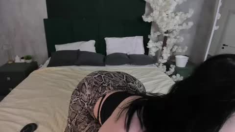 lily online show from 05/07/26, 09:36