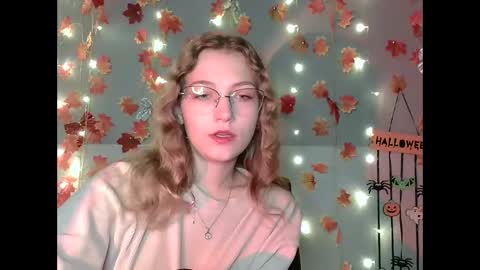 small lily online show from 10/16/25, 06:25
