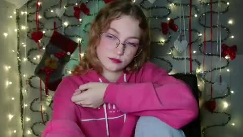 small lily online show from 12/16/25, 06:13