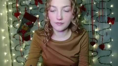 small lily online show from 12/17/25, 06:14