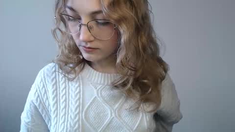 small lily online show from 02/26/26, 01:10