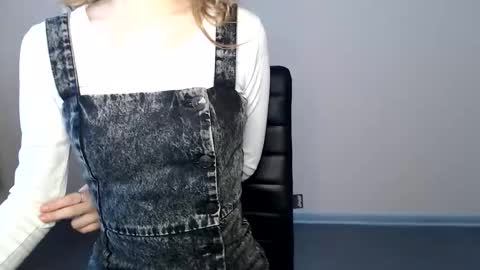 small lily online show from 03/10/26, 01:16