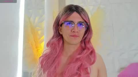 Lily Thompsom online show from 12/11/24, 10:58
