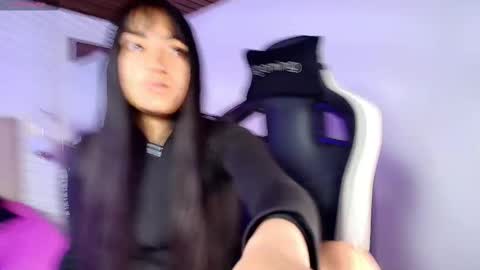 lily_waist online show from 09/27/25, 11:04