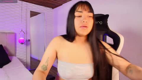 lily_waist online show from 09/30/25, 11:15