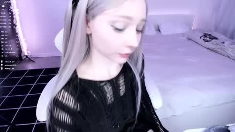 Lily online show from 03/06/25, 10:15