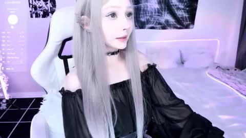 Lily online show from 10/04/25, 05:05