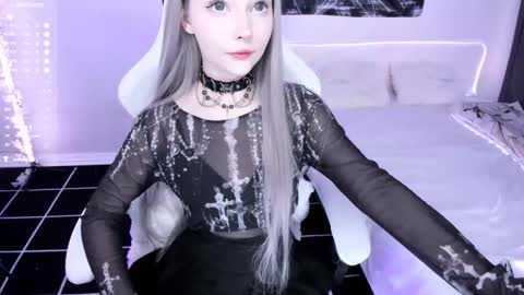 Lily online show from 11/15/25, 07:21