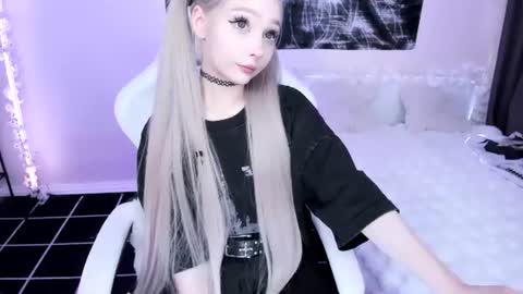 Lily online show from 06/24/26, 02:32