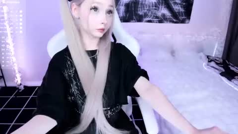 Lily online show from 07/14/26, 10:26