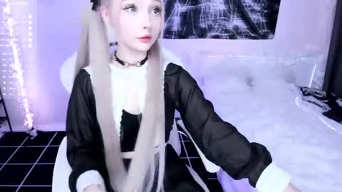 Lily online show from 07/15/26, 10:37