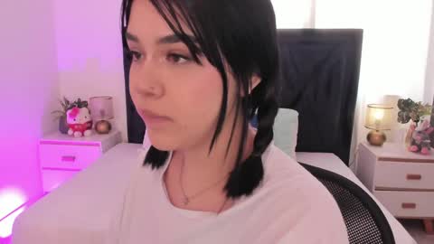 Snapshot of lily_woodz chatting on 05/15/26, 07:32 LilyWoodz online show from 05/15/26, 07:32