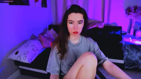 LILY online show from 10/25/25, 09:50