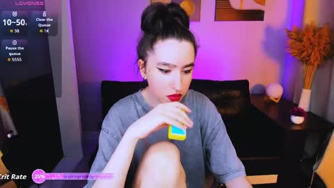 LILY online show from 05/25/26, 01:50