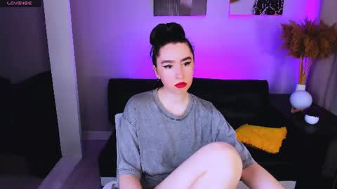 Snapshot of lily_xbaby chatting on 07/05/26, 07:04 LILY online show from 07/05/26, 07:04