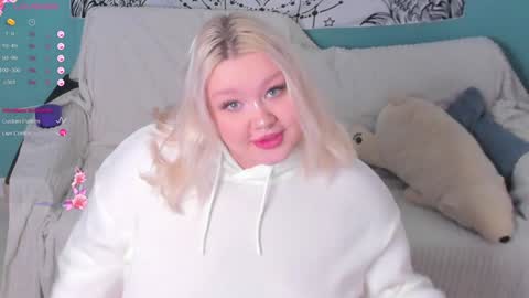 Snapshot of lilybelll chatting on 12/30/24, 10:23 Lily online show from 12/30/24, 10:23