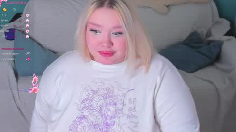 Snapshot of lilybelll chatting on 02/05/25, 12:06 Lily online show from 02/05/25, 12:06