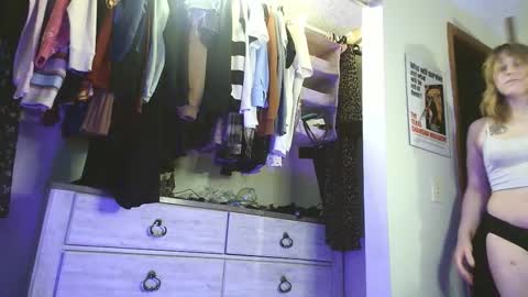 Snapshot of lilybvixen chatting on 02/13/26, 02:29 lilybvixen online show from 02/13/26, 02:29