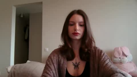 lilycandy_ online show from 10/15/25, 09:09