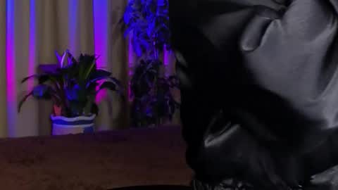 Lily online show from 10/27/25, 04:55