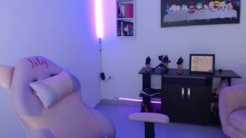 Lily online show from 05/04/26, 10:28