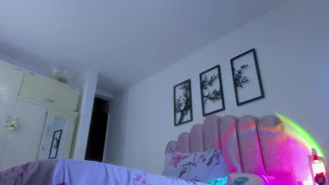 Snapshot of lilydolll chatting on 05/04/26, 05:47 Lily online show from 05/04/26, 05:47