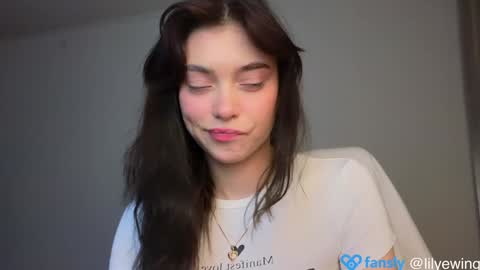 Snapshot of lilyewing_ chatting on 01/29/25, 05:35 Lily online show from 01/29/25, 05:35