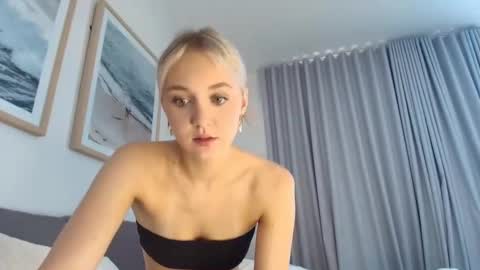 Snapshot of lilyflex chatting on 04/05/26, 01:25 lilyflex online show from 04/05/26, 01:25