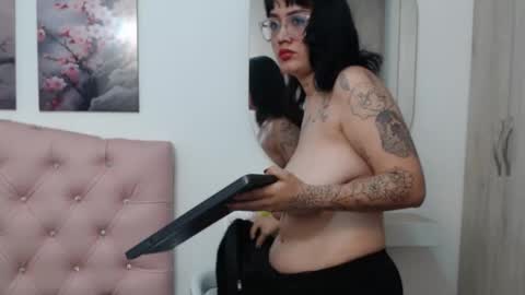 Snapshot of lilyfox23 chatting on 09/09/25, 12:37 lilyfox23 online show from 09/09/25, 12:37