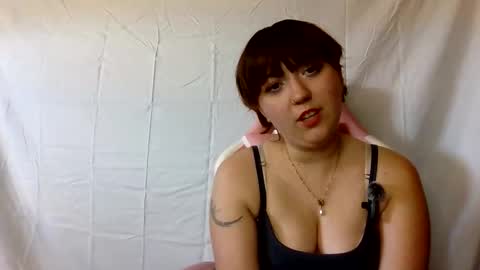 lily online show from 06/05/26, 10:59