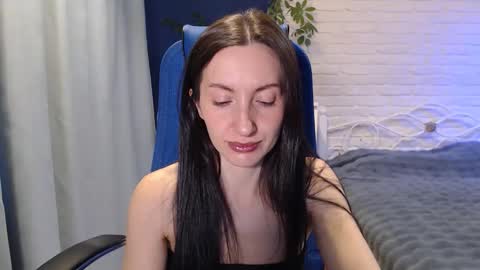 Lily online show from 10/22/25, 04:02