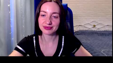 Snapshot of lilymellow chatting on 02/21/26, 08:15 Lily online show from 02/21/26, 08:15