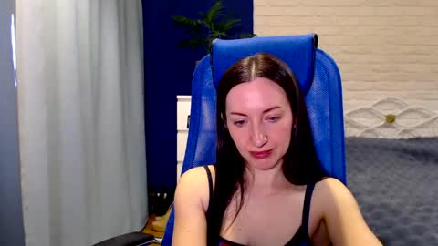 Snapshot of lilymellow chatting on 04/29/26, 08:40 Lily online show from 04/29/26, 08:40
