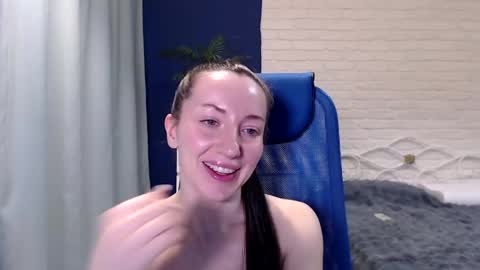 Snapshot of lilymellow chatting on 05/04/26, 08:21 Lily online show from 05/04/26, 08:21