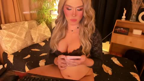 Snapshot of lilymonstercock chatting on 05/29/26, 05:16 IM YOUR TRUE GODESS Lilymonstercock online show from 05/29/26, 05:16