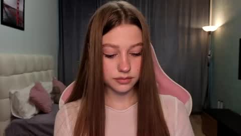Lily online show from 06/18/26, 08:14