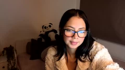 LillyPanda online show from 11/06/25, 08:21