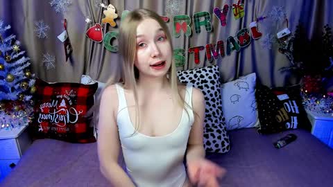 Snapshot of lilystarlight chatting on 12/28/24, 06:39 Lilian online show from 12/28/24, 06:39