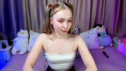 Snapshot of lilystarlight chatting on 02/23/25, 06:39 Lilian online show from 02/23/25, 06:39
