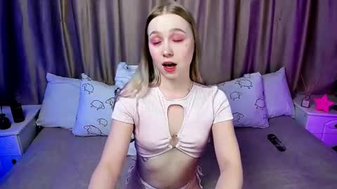Snapshot of lilystarlight chatting on 03/10/25, 03:23 Lilian online show from 03/10/25, 03:23