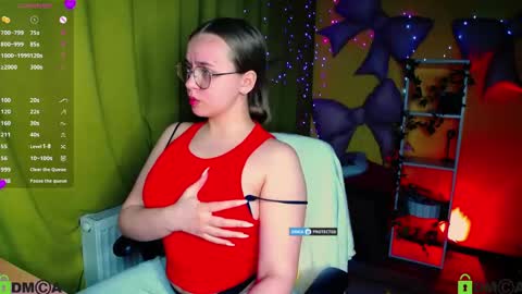 Lily online show from 04/27/26, 09:35