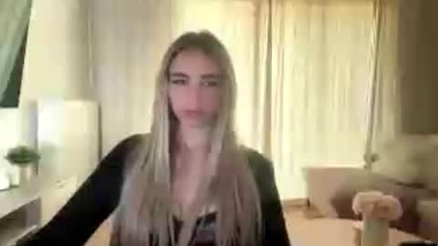 Lily online show from 06/17/26, 04:30