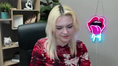 Lily online show from 03/13/26, 07:48