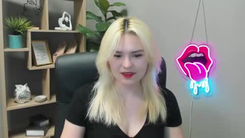 Lily online show from 04/20/26, 06:27