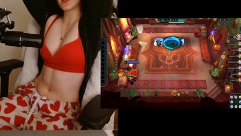 Snapshot of lilythrone chatting on 12/25/24, 12:48 Lily Rone online show from 12/25/24, 12:48