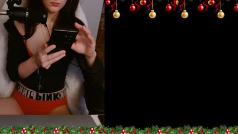 Snapshot of lilythrone chatting on 12/25/24, 03:50 Lily Rone online show from 12/25/24, 03:50