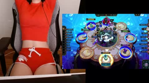 Snapshot of lilythrone chatting on 01/08/25, 06:20 Lily Rone online show from 01/08/25, 06:20