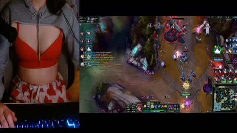 Snapshot of lilythrone chatting on 01/16/25, 05:21 Lily Rone online show from 01/16/25, 05:21