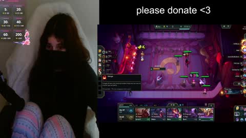 Snapshot of lilythrone chatting on 01/30/25, 04:02 Lily Rone online show from 01/30/25, 04:02