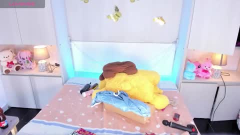 lilywhitee1 online show from 03/07/26, 06:21